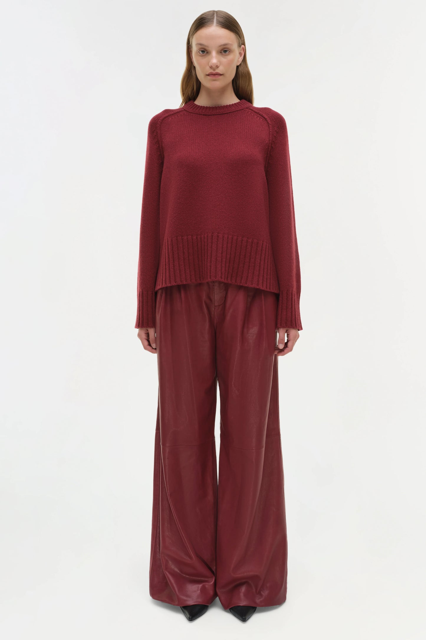 SIMKHAI - Curtis Cashmere Crewneck - Cranberry
