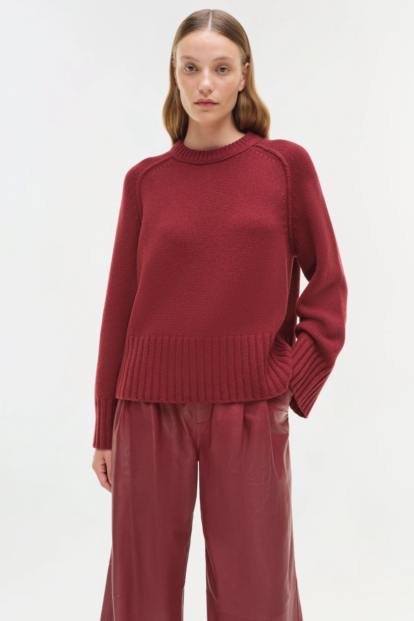 SIMKHAI - Curtis Cashmere Crewneck - Cranberry