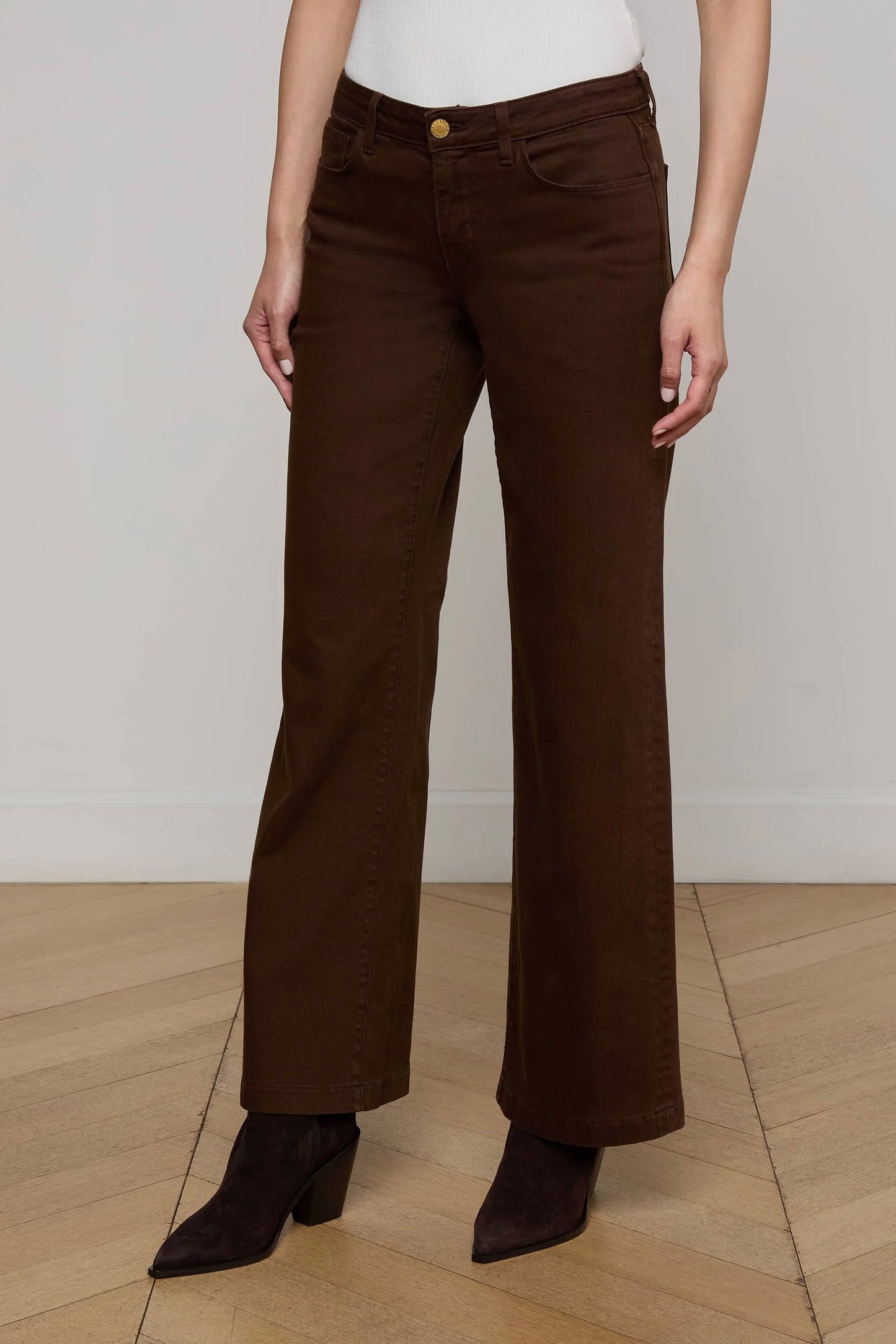 Joanne Low-Rise Wide-Leg Jean