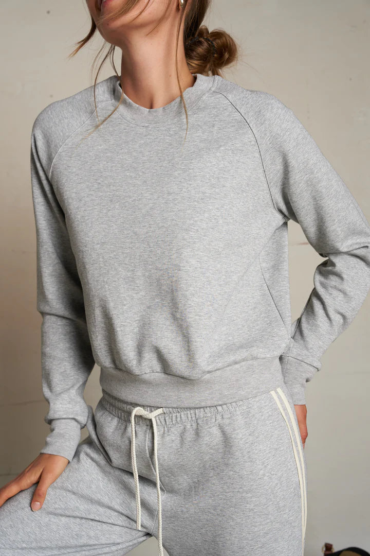 Lucia Travel Raglan Sweatshirt - Heather Grey