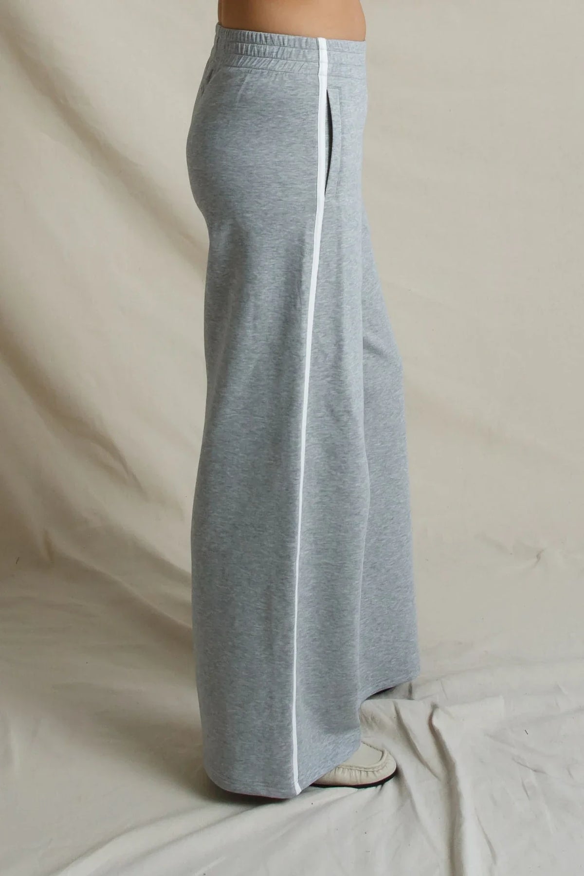 Mikos Travel Wide Leg Pant