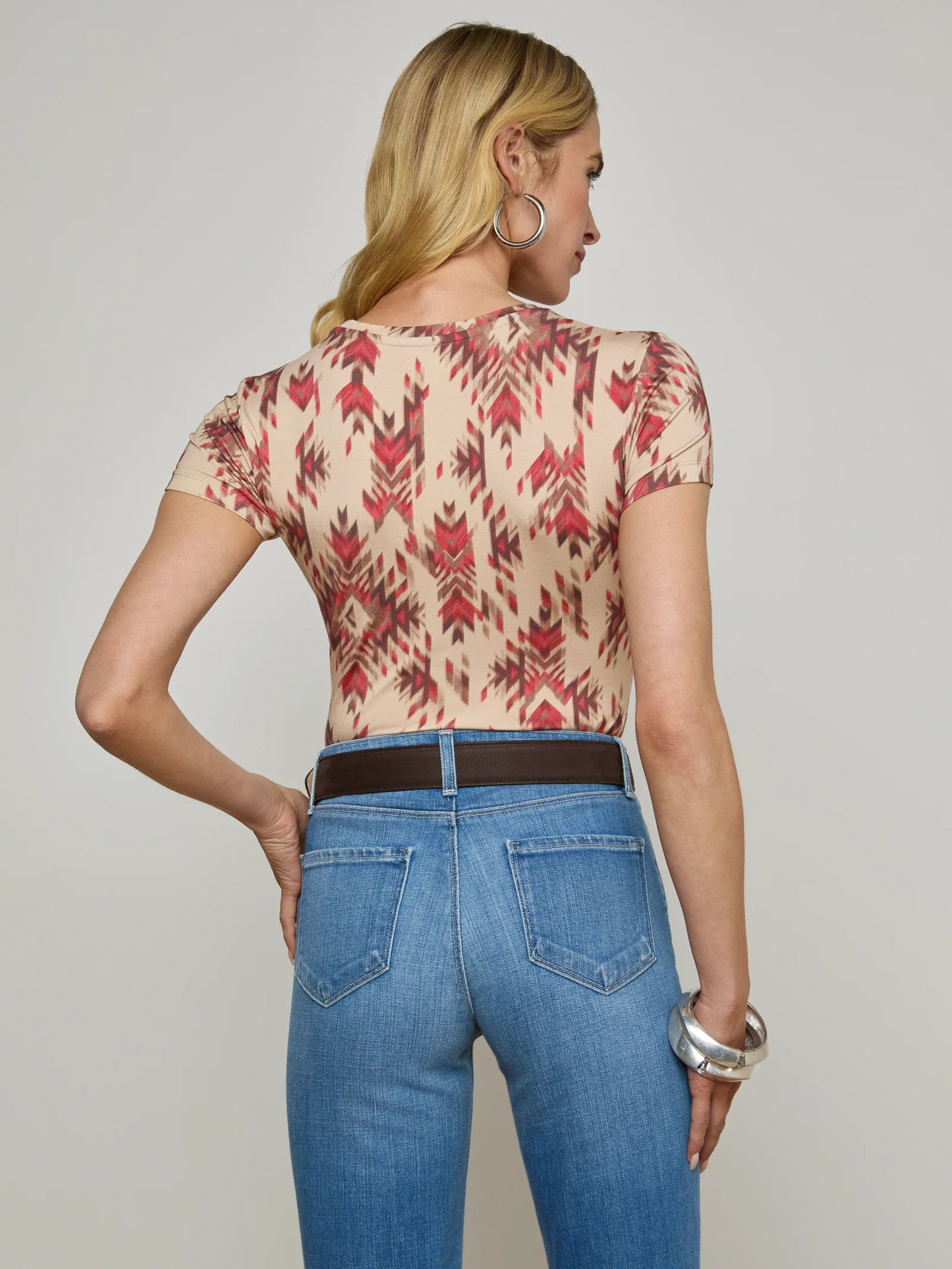 L'AGENCE - Ressi Fitted Tee - Tan Multi Ganado Print
