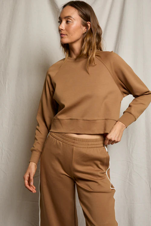 Nell Travel Sweatshirt - Mocha