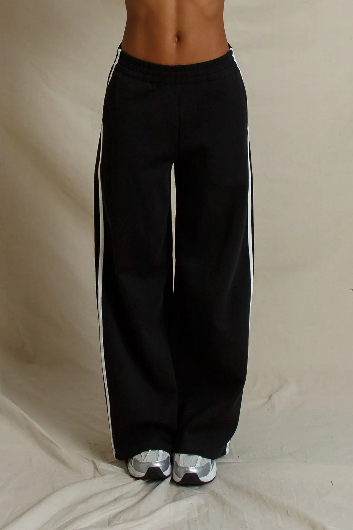 Mikos Travel Wide Leg Pant