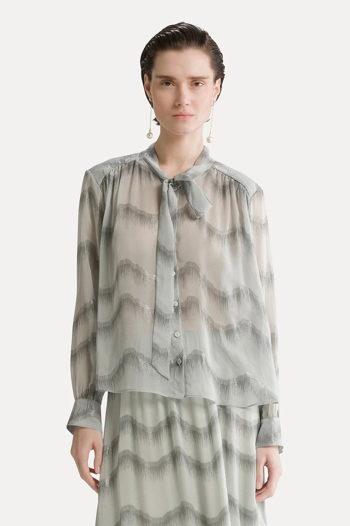 "nuages d'argent" chiffon silk bow-tie shirt