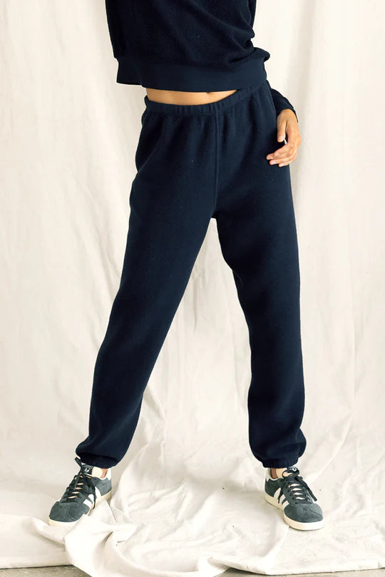 Perfect White Tee - Fleetwood Jogger - Navy