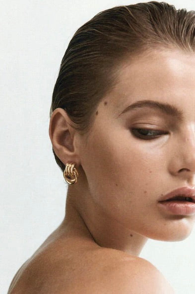 Baby Knot Earrings - Gold