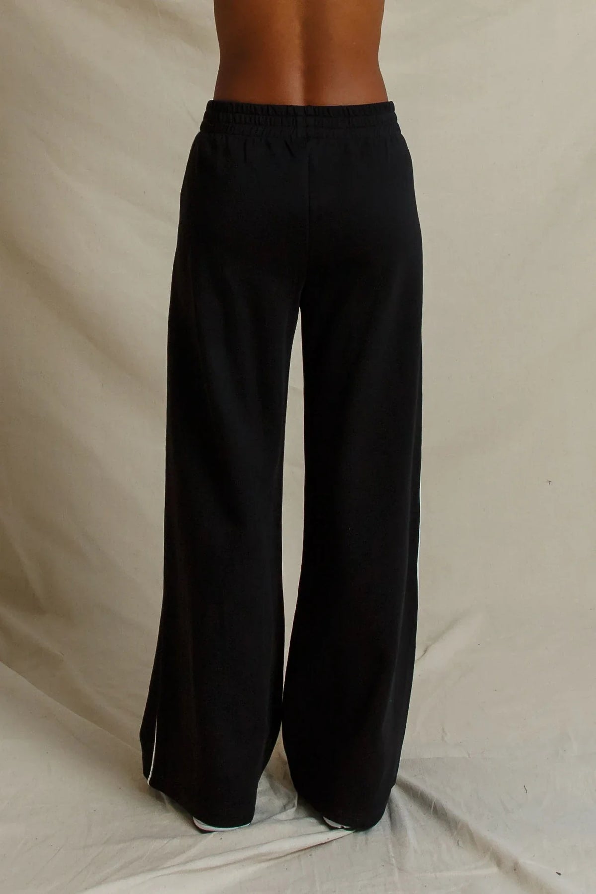 Mikos Travel Wide Leg Pant